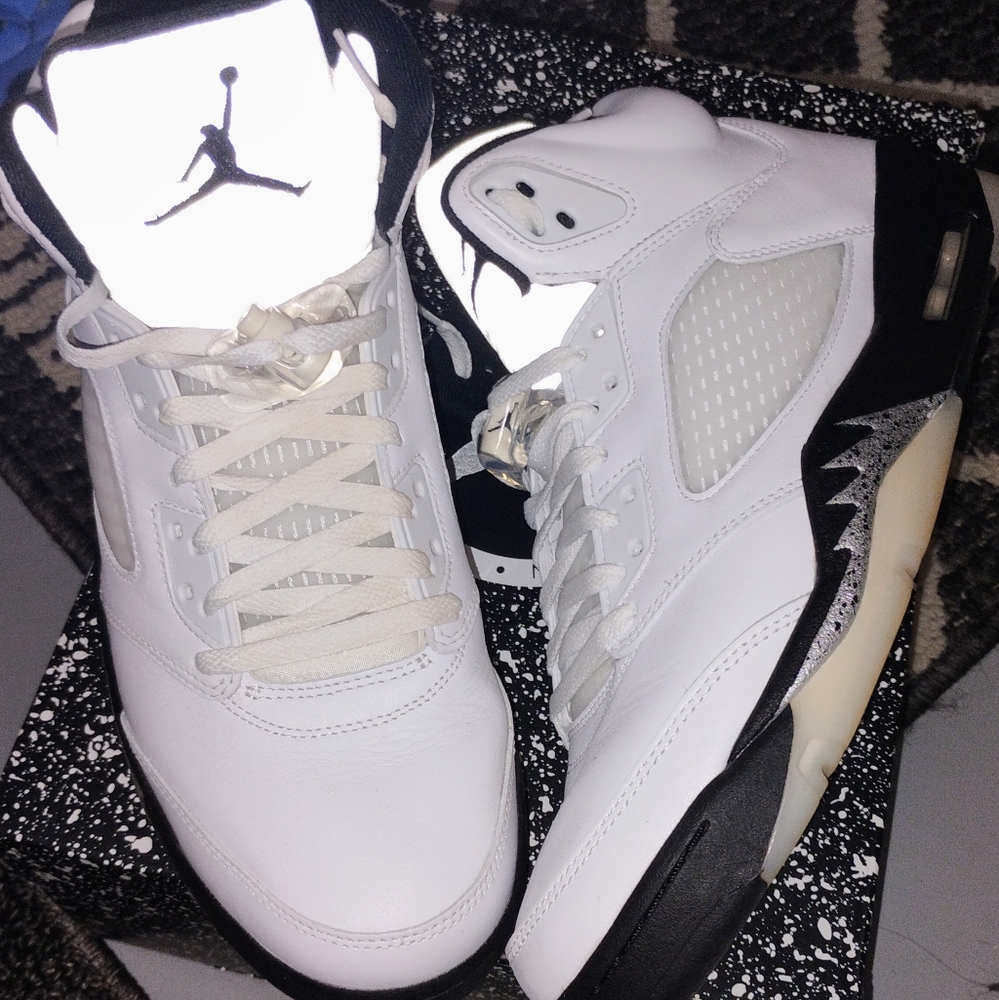 Jordan Men's White and Black High-Top Sneakers